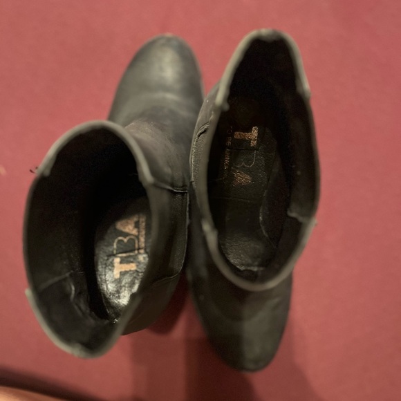 TBA Black Boots - Picture 4 of 4